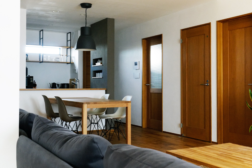 木から生まれた断熱材が叶える、自然素材を活かした呼吸する平屋