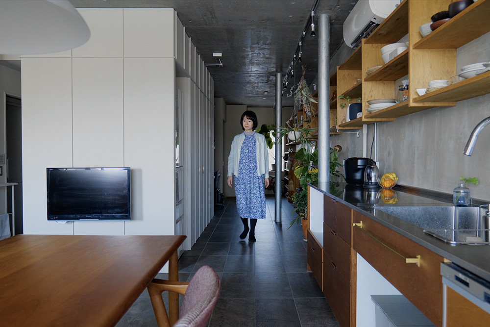 玄関からLDKまで仕切りのない廊下